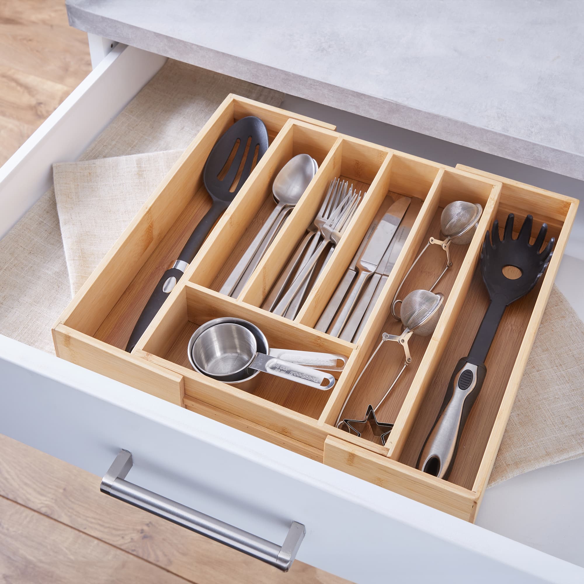 Kitchen Details Bamboo Expandable Cutlery Tray